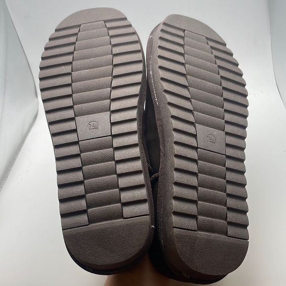 CUSHIONAIRE Women's COZY Faux Shearling Genuine Suede cozy mule slippers +Memory - Picture 5 of 7